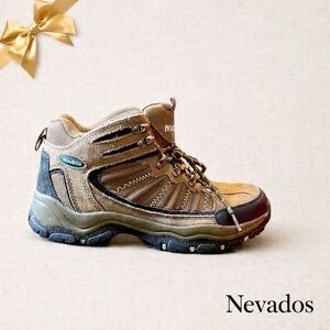 Nevados Hiking Boots Brown Size 9.5
